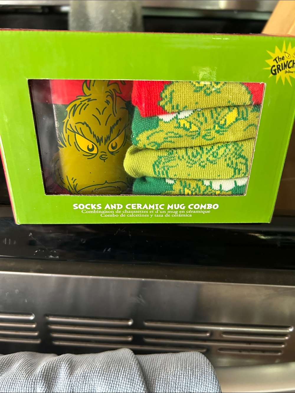 The Grinch socks and Ceramic Mug Gift Set - Green/twd